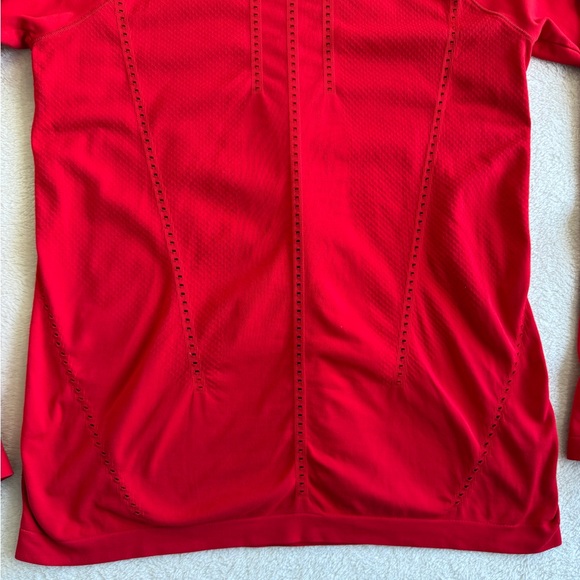 Athleta Red Athleisure Size L Long Sleeve Perforated Detail Lightweight Top - Picture 13 of 16